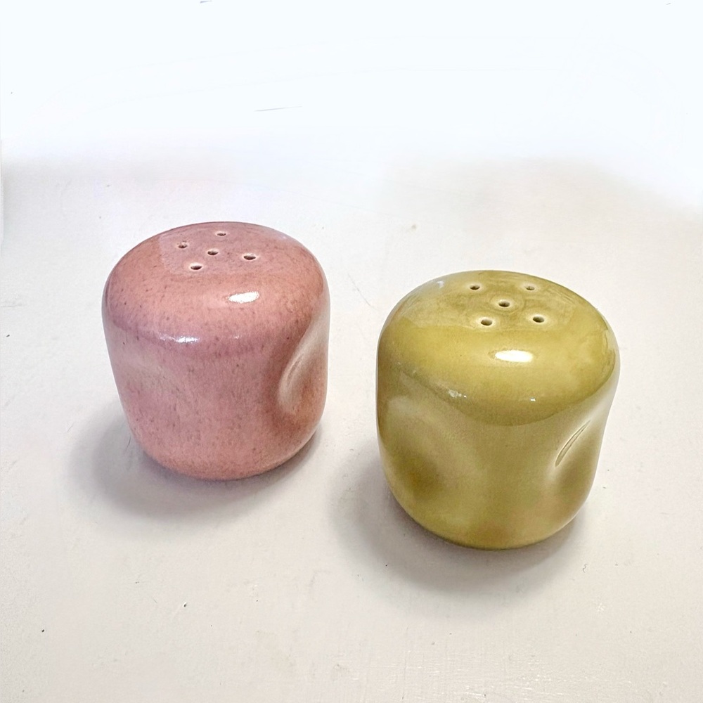 Vintage Russel Wright American Modern pinch salt and pepper shakers